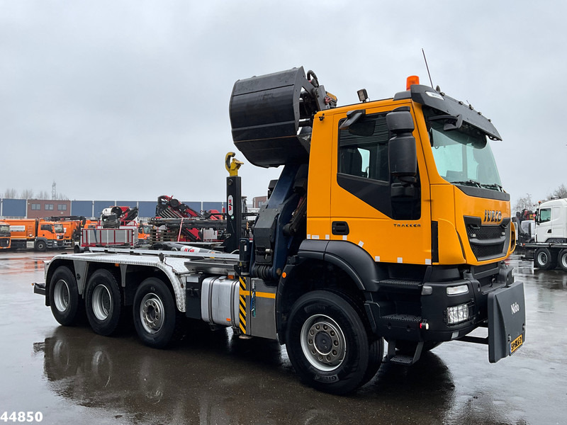 Iveco Trakker AD380T41W 8x6 Euro 6 HMF 19 Tonmeter Z-kraan - Camion cu cârlig, Camion cu macara: Foto 5 Iveco Trakker AD380T41W 8x6 Euro 6 HMF 19 Tonmeter Z-kraan - Camion cu cârlig, Camion cu macara: Foto 5