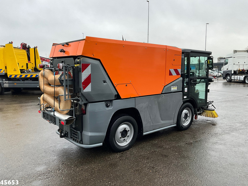 Kärcher MC 250 Just 16.579 km! - Măturătoare stradală: Foto 4 Kärcher MC 250 Just 16.579 km! - Măturătoare stradală: Foto 4