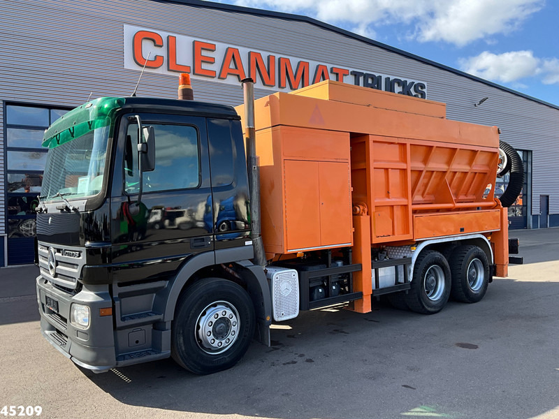 Mercedes-Benz Actros 3336 6x4 RSP Saugbagger 7m³ - Maşină pentru vidanjări: Foto 2 Mercedes-Benz Actros 3336 6x4 RSP Saugbagger 7m³ - Maşină pentru vidanjări: Foto 2