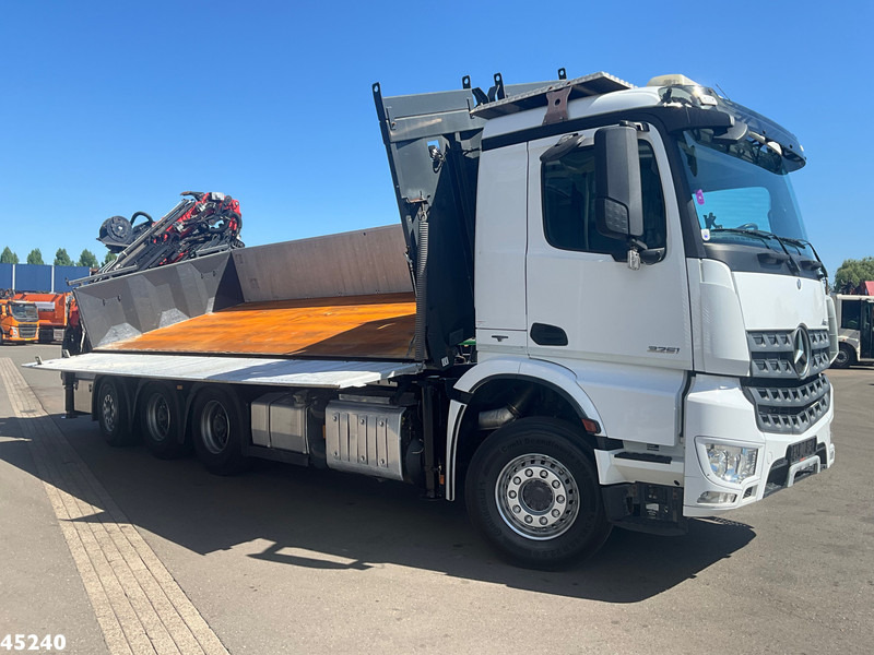Mercedes-Benz Arocs 3251 8x4 Euro 6 Retarder Palfinger 34 Tonmeter laadkraan + Fly-Jib 2 zijdige kipper Just 146.766 km! - Camion basculantă, Camion cu macara: Foto 5 Mercedes-Benz Arocs 3251 8x4 Euro 6 Retarder Palfinger 34 Tonmeter laadkraan + Fly-Jib 2 zijdige kipper Just 146.766 km! - Camion basculantă, Camion cu macara: Foto 5