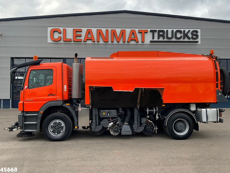 Mercedes-Benz Axor 1833 4x4 Schörling SORF Schienenreinigungs/Railway sweeper Just 38.680 Km! - Măturătoare stradală: Foto 3 Mercedes-Benz Axor 1833 4x4 Schörling SORF Schienenreinigungs/Railway sweeper Just 38.680 Km! - Măturătoare stradală: Foto 3
