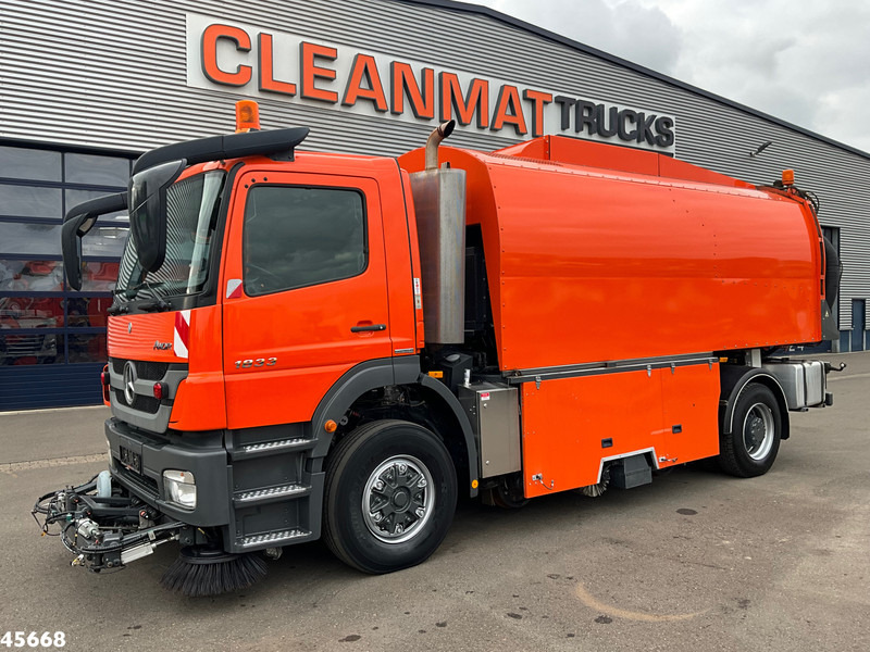 Mercedes-Benz Axor 1833 4x4 Schörling SORF Schienenreinigungs/Railway sweeper Just 38.680 Km! - Măturătoare stradală: Foto 4 Mercedes-Benz Axor 1833 4x4 Schörling SORF Schienenreinigungs/Railway sweeper Just 38.680 Km! - Măturătoare stradală: Foto 4