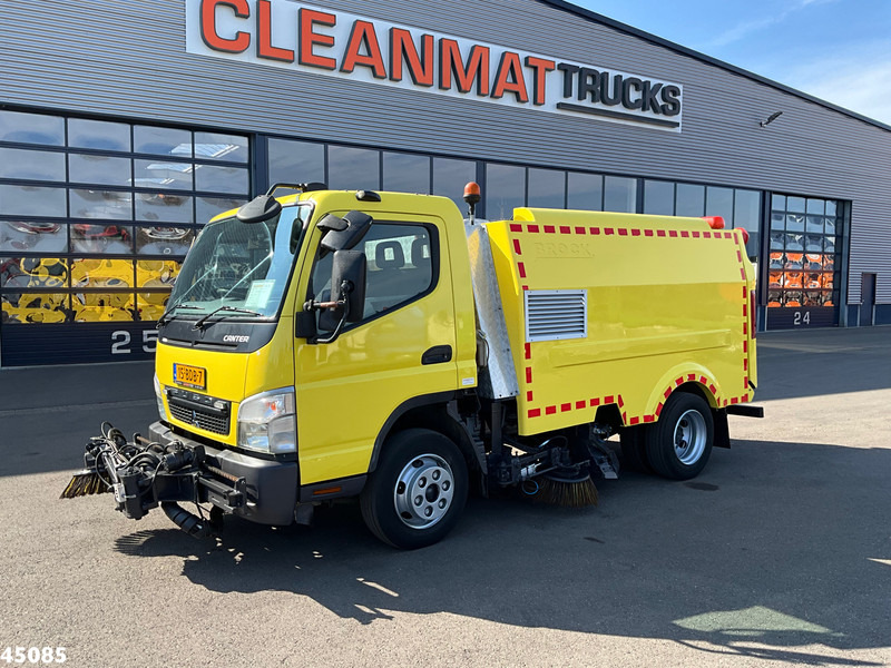Mitsubishi Canter 7C15 Brock sweeper Just 94.095 km! - Măturătoare stradală: Foto 2 Mitsubishi Canter 7C15 Brock sweeper Just 94.095 km! - Măturătoare stradală: Foto 2