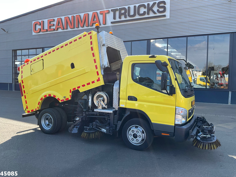 Mitsubishi Canter 7C15 Brock sweeper Just 94.095 km! - Măturătoare stradală: Foto 1 Mitsubishi Canter 7C15 Brock sweeper Just 94.095 km! - Măturătoare stradală: Foto 1