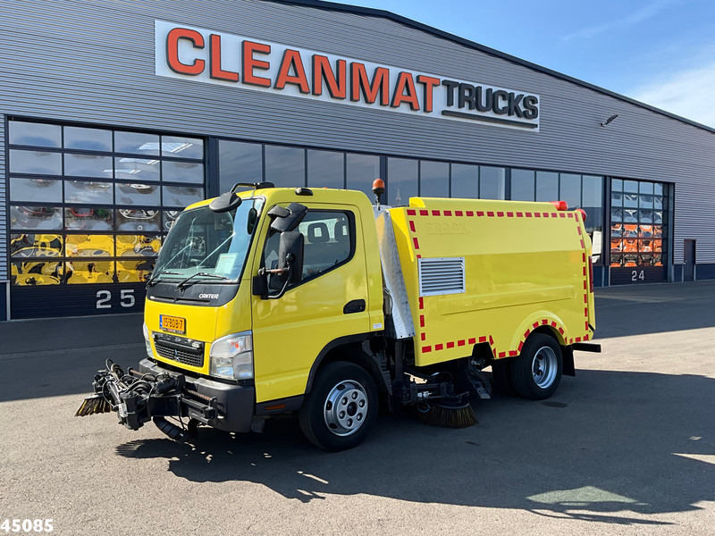 Mitsubishi Canter 7C15 Brock sweeper Just 94.095 km! - Măturătoare stradală: Foto 3 Mitsubishi Canter 7C15 Brock sweeper Just 94.095 km! - Măturătoare stradală: Foto 3