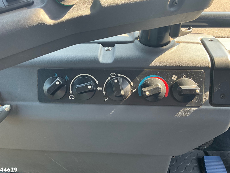 Măturătoare stradală Ravo 540 CD Euro 6 with 3-rd brush: Foto 15 Măturătoare stradală Ravo 540 CD Euro 6 with 3-rd brush: Foto 15