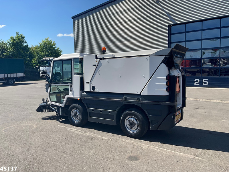 Schmidt Swingo Compact 200 Euro 6 - Măturătoare stradală: Foto 2 Schmidt Swingo Compact 200 Euro 6 - Măturătoare stradală: Foto 2