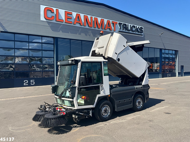 Schmidt Swingo Compact 200 Euro 6 - Măturătoare stradală: Foto 1 Schmidt Swingo Compact 200 Euro 6 - Măturătoare stradală: Foto 1