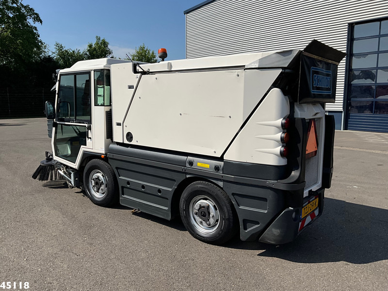 Schmidt Swingo Compact 200 Euro 6 - Măturătoare stradală: Foto 5 Schmidt Swingo Compact 200 Euro 6 - Măturătoare stradală: Foto 5