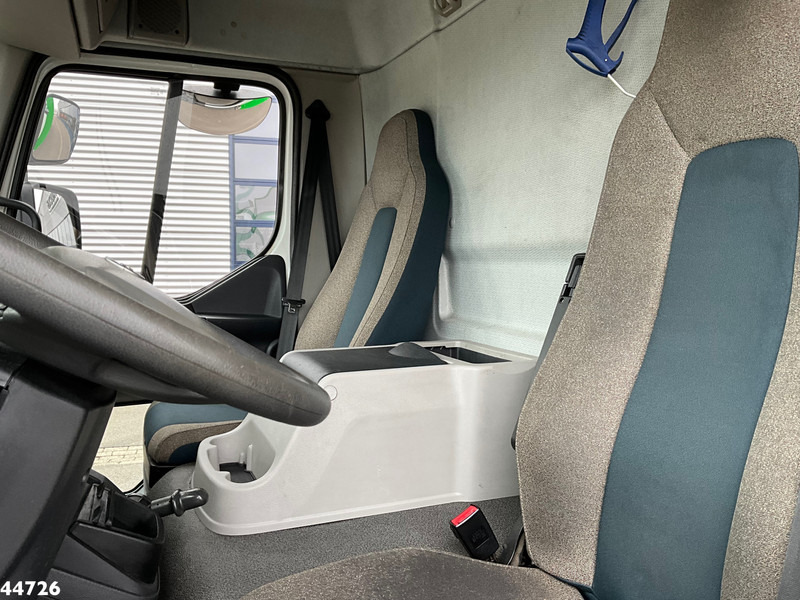 Camion furgon Volvo FL 250 Euro 6 met Dhollandia laadklep: Foto 13