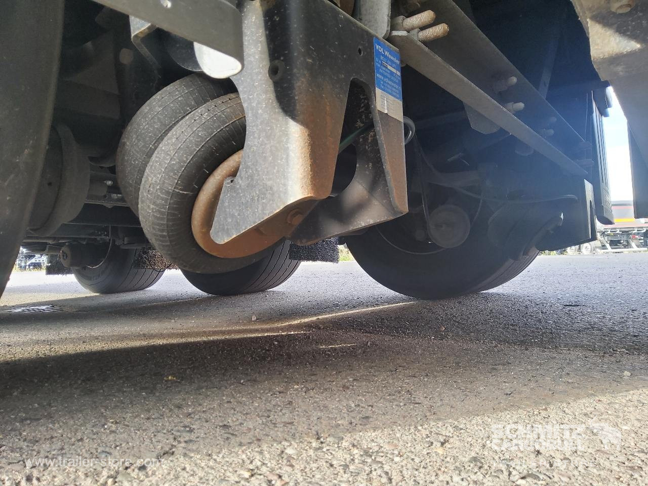 SCHMITZ Auflieger Curtainsider Mega - Semiremorcă prelată: Foto 5 SCHMITZ Auflieger Curtainsider Mega - Semiremorcă prelată: Foto 5