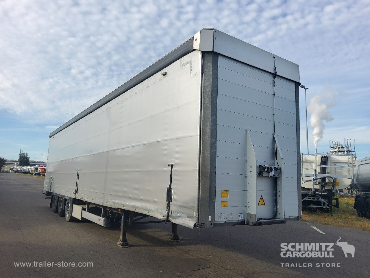 SCHMITZ Auflieger Curtainsider Mega - Semiremorcă prelată: Foto 1 SCHMITZ Auflieger Curtainsider Mega - Semiremorcă prelată: Foto 1