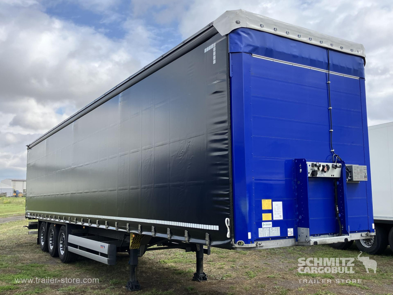 SCHMITZ Auflieger Curtainsider Standard - Semiremorcă prelată: Foto 1 SCHMITZ Auflieger Curtainsider Standard - Semiremorcă prelată: Foto 1