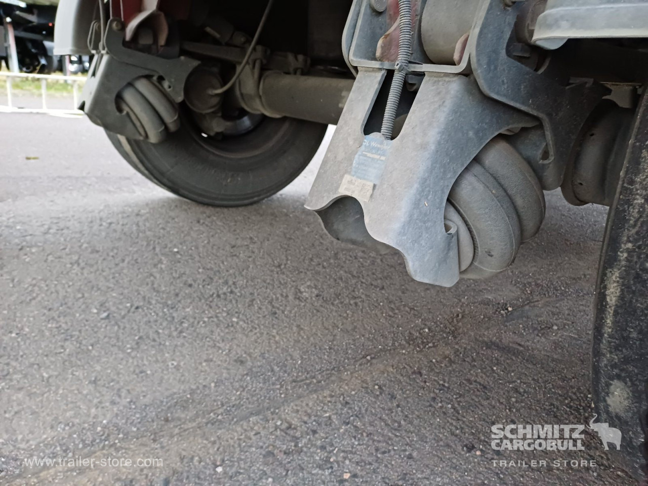 SCHMITZ Auflieger Kipper Alukastenmulde 24m³ - Semiremorcă basculantă: Foto 2 SCHMITZ Auflieger Kipper Alukastenmulde 24m³ - Semiremorcă basculantă: Foto 2