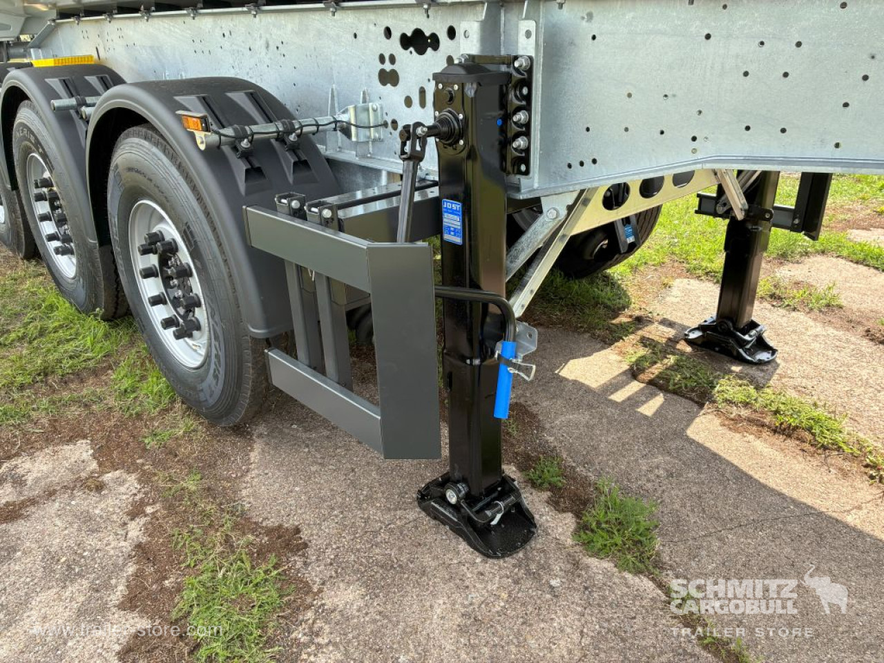 Semiremorcă basculantă nou SCHMITZ Auflieger Kipper Stahlrundmulde 29m³: Foto 6