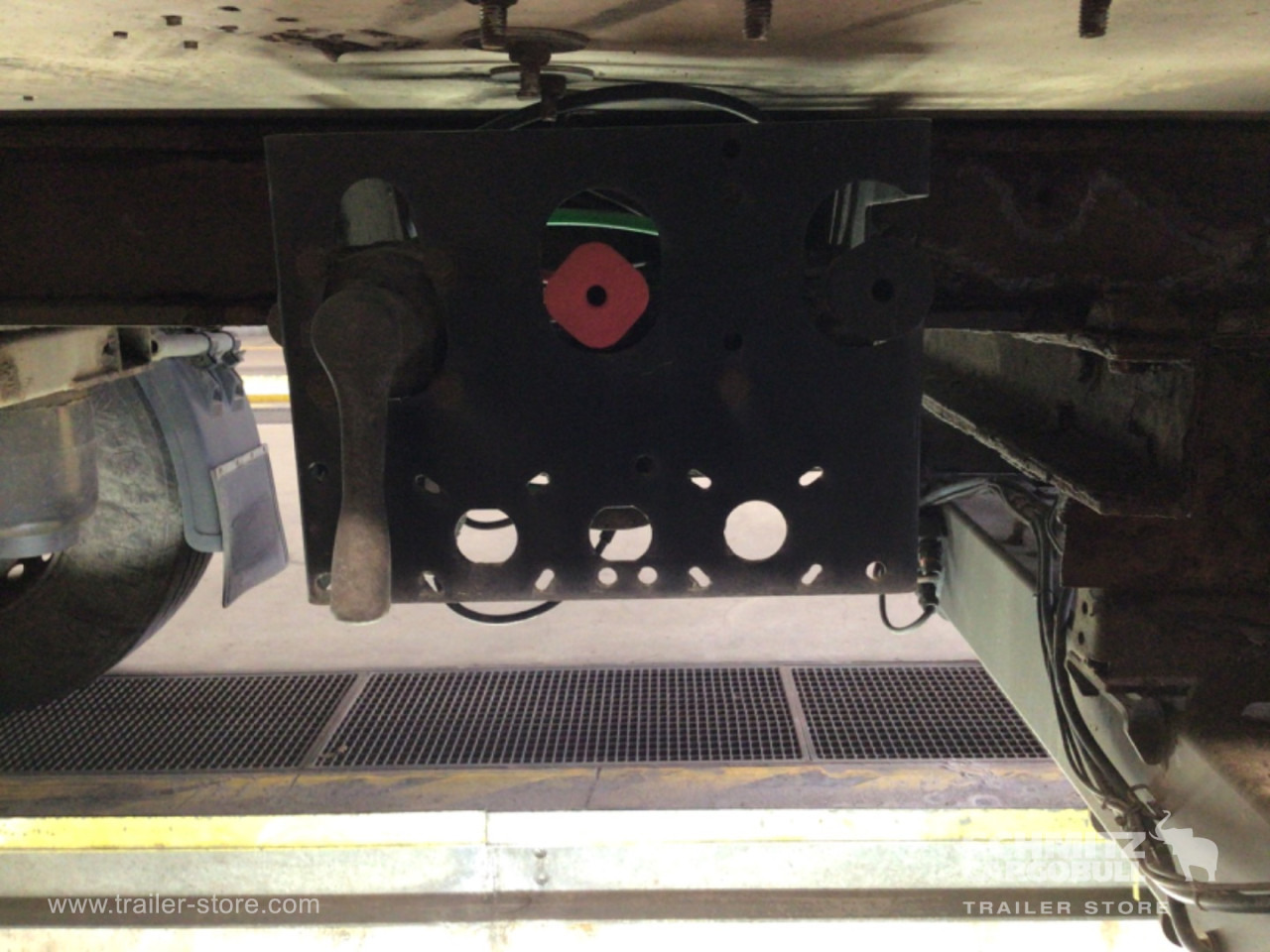 KRONE Reefer Standard Taillift - Semiremorcă izoterma: Foto 2 KRONE Reefer Standard Taillift - Semiremorcă izoterma: Foto 2