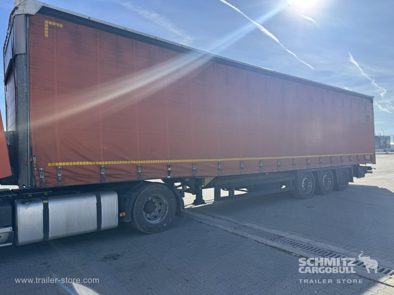 SCHMITZ Curtainsider Mega - Semiremorcă prelată: Foto 2 SCHMITZ Curtainsider Mega - Semiremorcă prelată: Foto 2