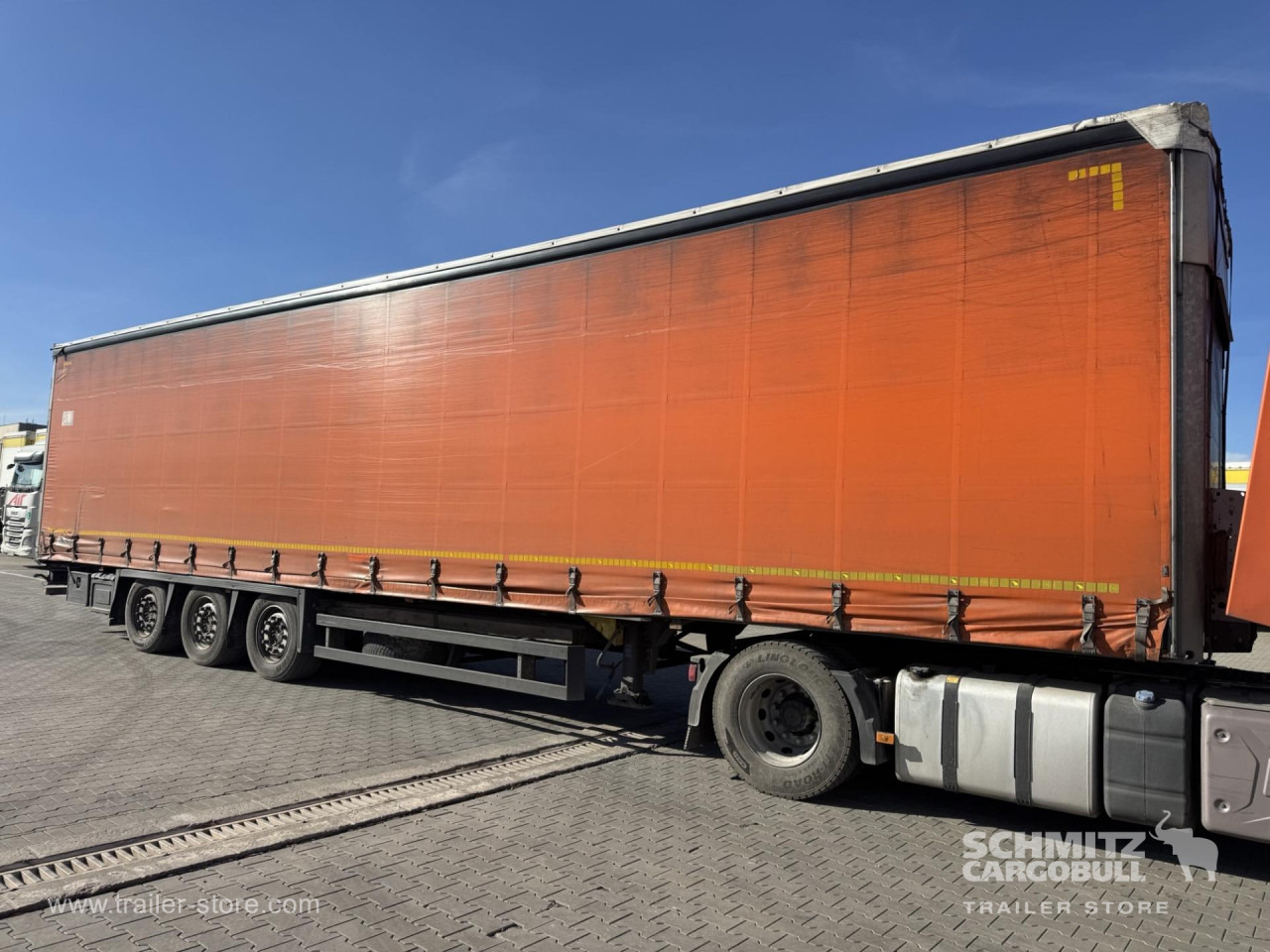 SCHMITZ Curtainsider Mega - Semiremorcă prelată: Foto 1 SCHMITZ Curtainsider Mega - Semiremorcă prelată: Foto 1