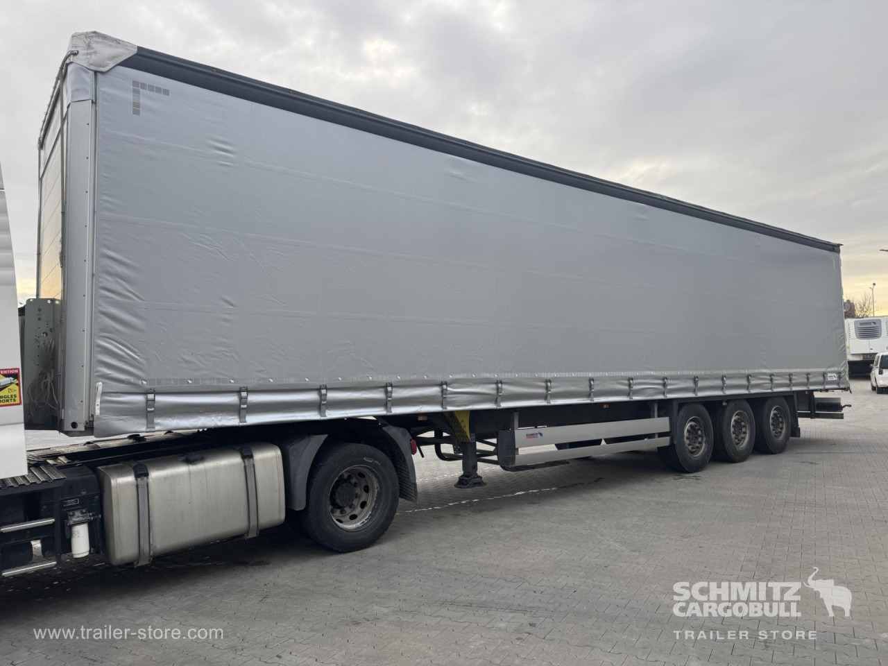 SCHMITZ Curtainsider Standard - Semiremorcă prelată: Foto 5 SCHMITZ Curtainsider Standard - Semiremorcă prelată: Foto 5
