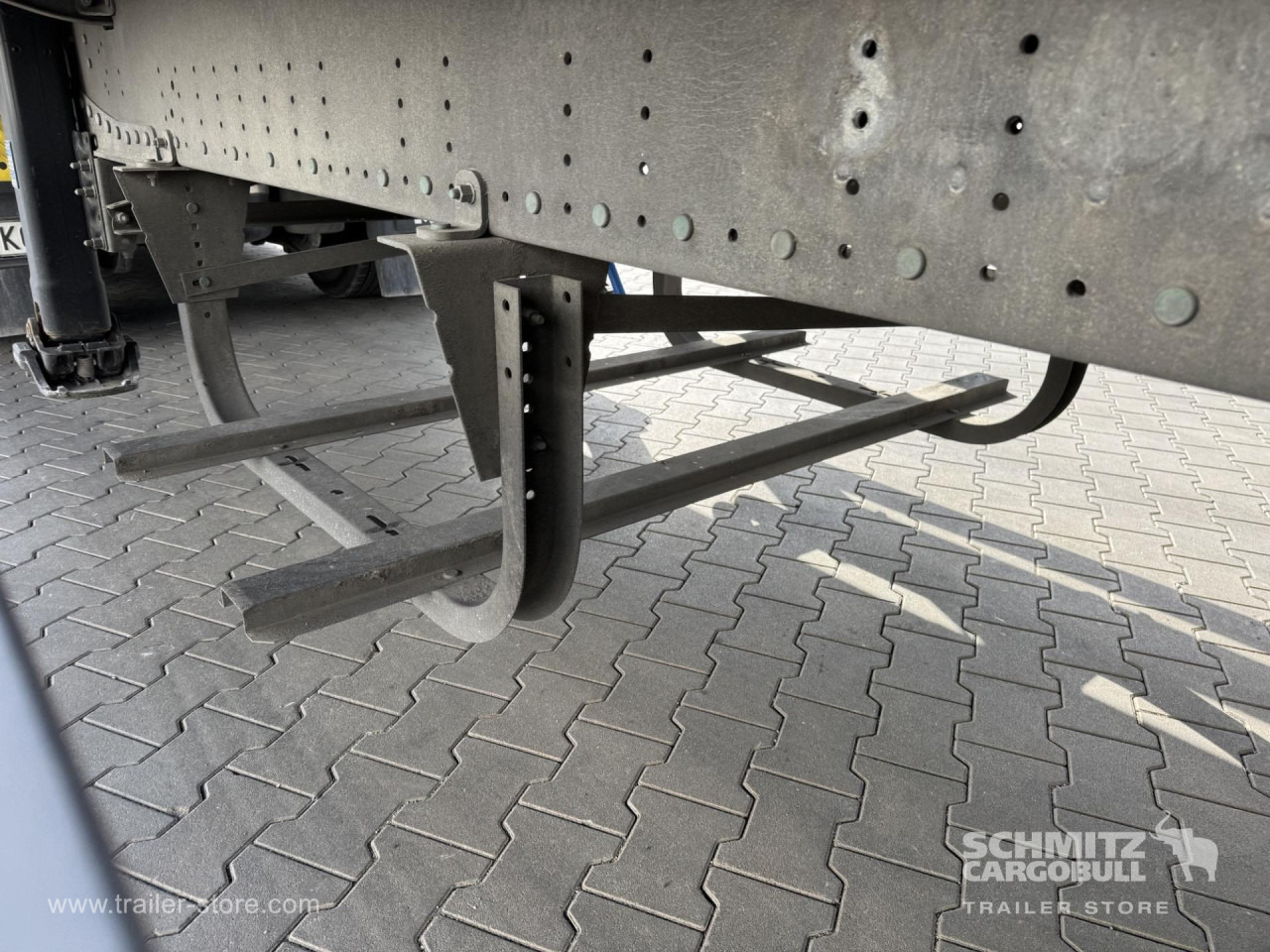 SCHMITZ Curtainsider Standard - Semiremorcă prelată: Foto 2 SCHMITZ Curtainsider Standard - Semiremorcă prelată: Foto 2