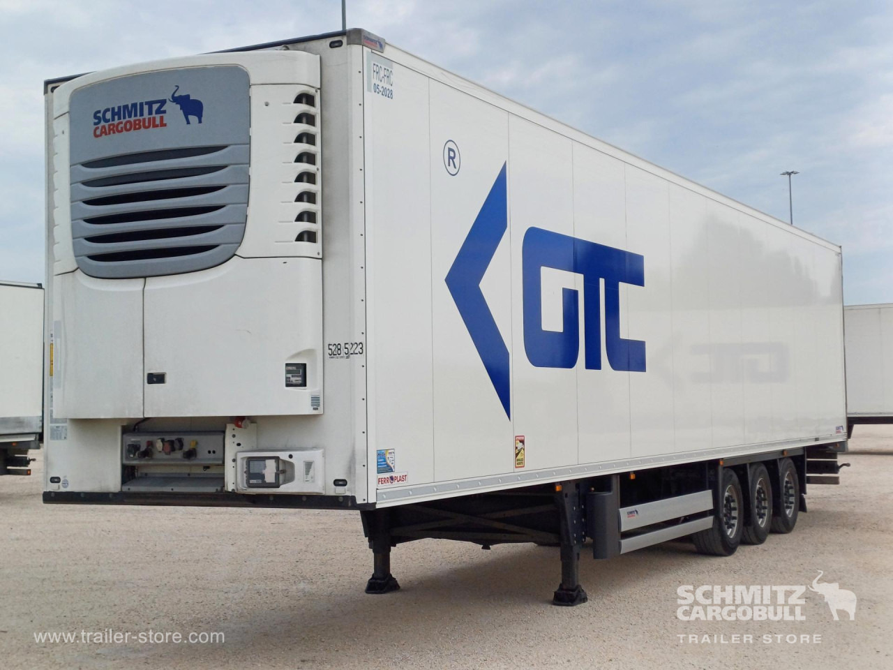 Semiremorcă izoterma SCHMITZ Reefer Multitemp: Foto 9 Semiremorcă izoterma SCHMITZ Reefer Multitemp: Foto 9