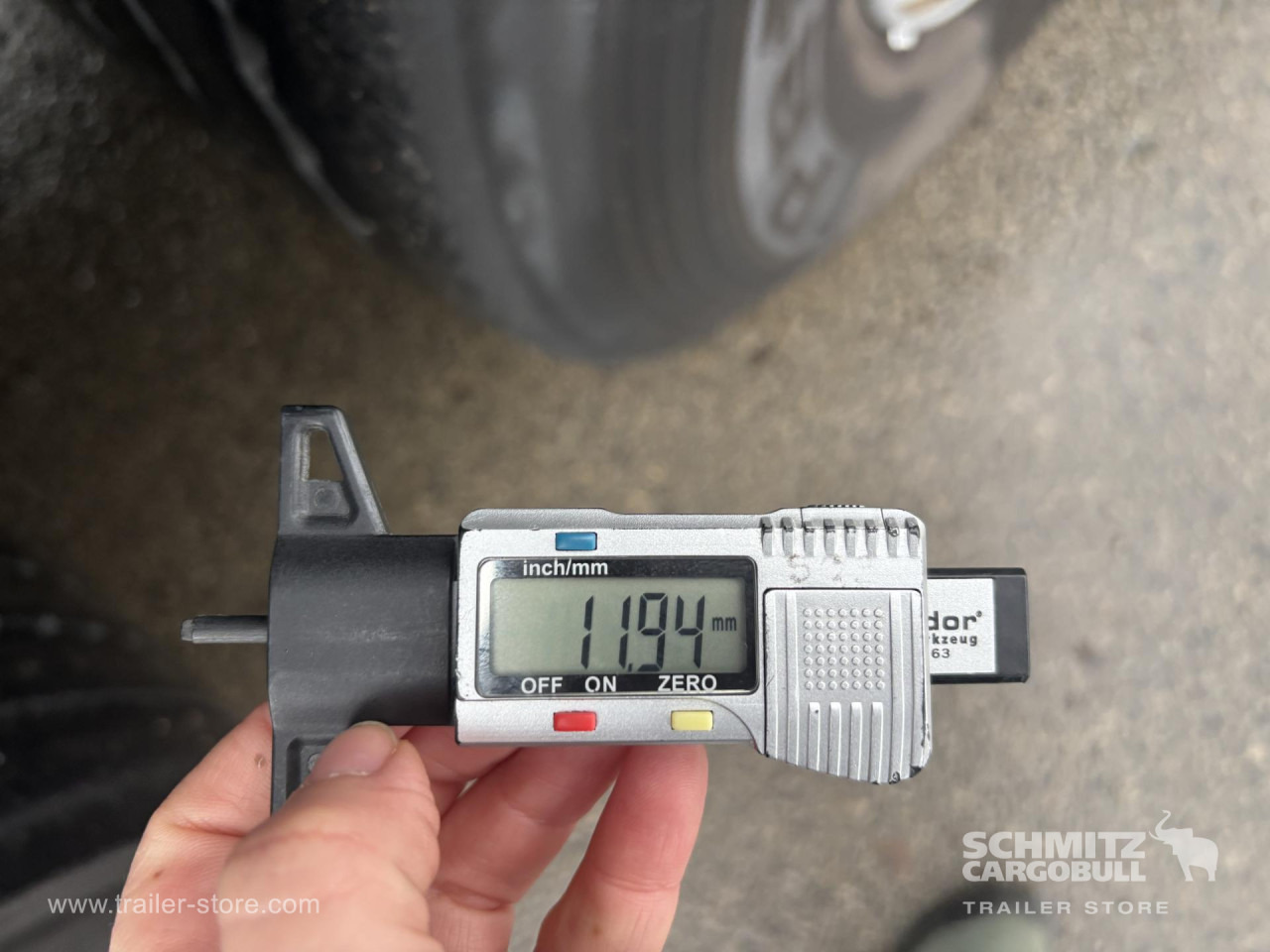 SCHMITZ Curtainsider Standard - Semiremorcă prelată: Foto 4 SCHMITZ Curtainsider Standard - Semiremorcă prelată: Foto 4