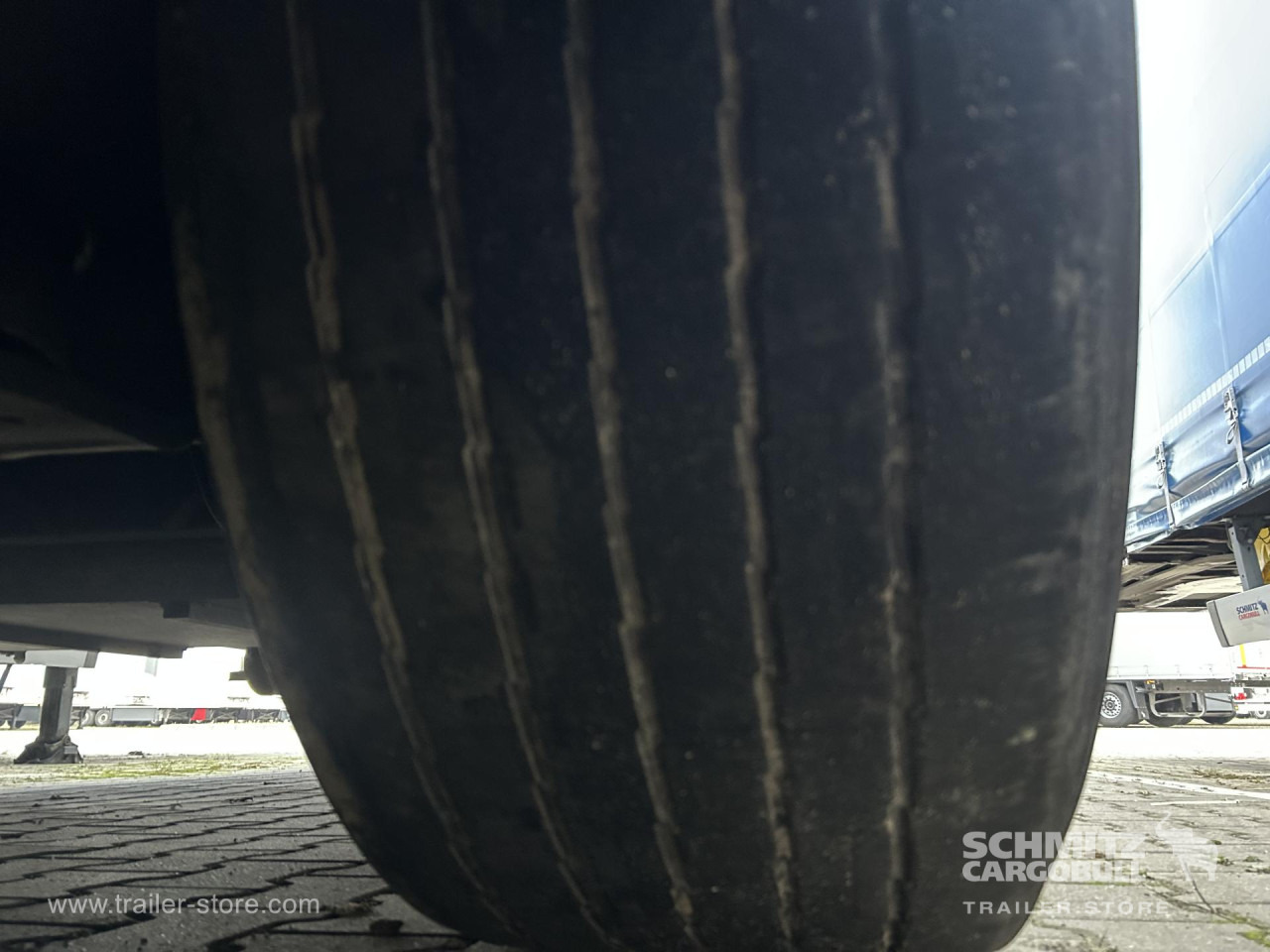 SCHMITZ Curtainsider Mega - Semiremorcă prelată: Foto 5 SCHMITZ Curtainsider Mega - Semiremorcă prelată: Foto 5