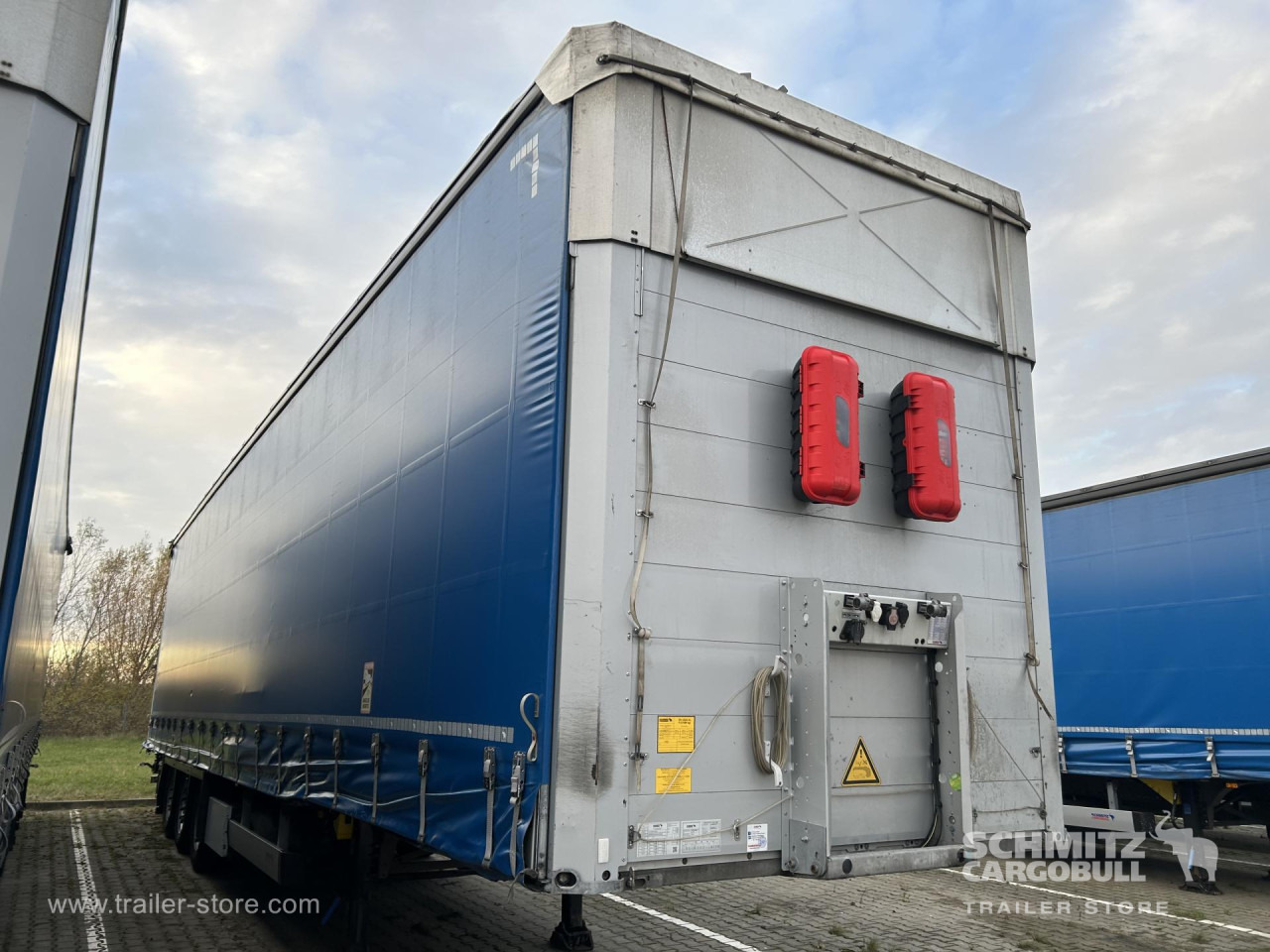 SCHMITZ Curtainsider Mega - Semiremorcă prelată: Foto 1 SCHMITZ Curtainsider Mega - Semiremorcă prelată: Foto 1