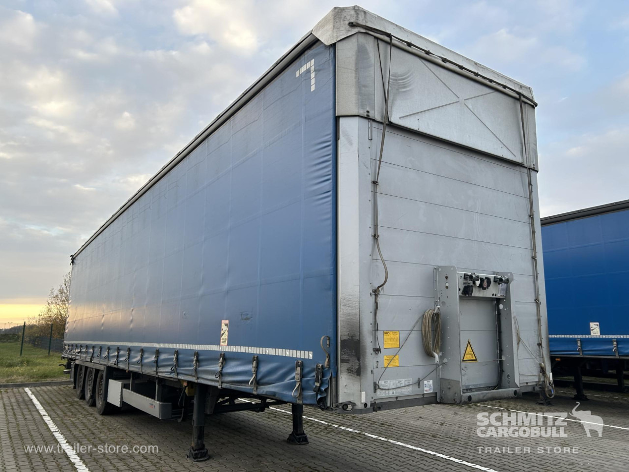 SCHMITZ Curtainsider Mega - Semiremorcă prelată: Foto 1 SCHMITZ Curtainsider Mega - Semiremorcă prelată: Foto 1