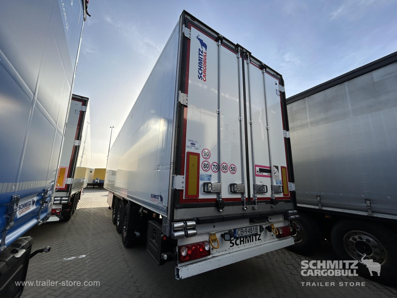 SCHMITZ Reefer Standard - Semiremorcă izoterma: Foto 4 SCHMITZ Reefer Standard - Semiremorcă izoterma: Foto 4