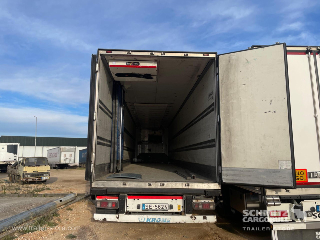 KRONE Reefer Standard - Semiremorcă izoterma: Foto 2 KRONE Reefer Standard - Semiremorcă izoterma: Foto 2