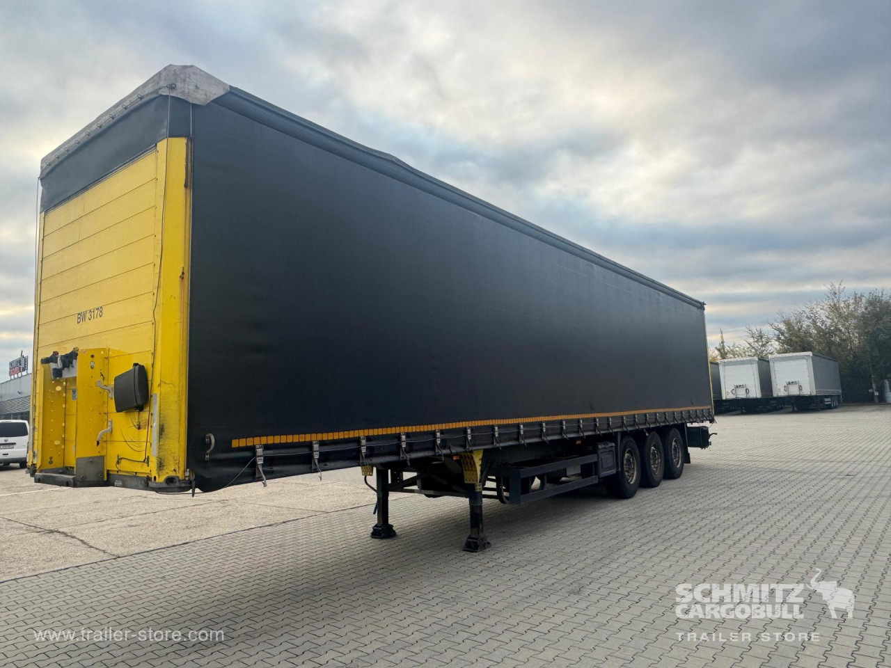 SCHMITZ Curtainsider Standard - Semiremorcă prelată: Foto 4 SCHMITZ Curtainsider Standard - Semiremorcă prelată: Foto 4