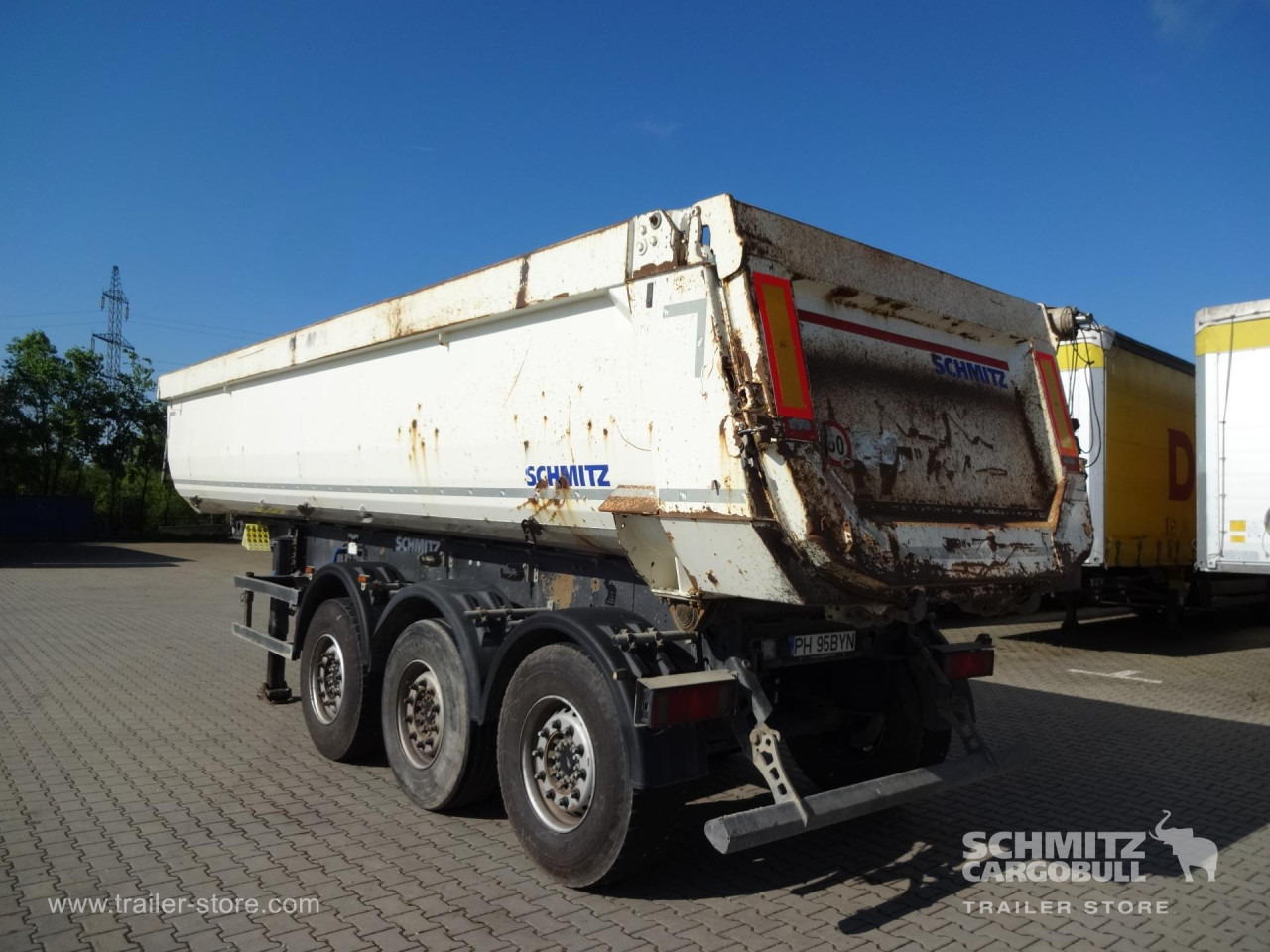 SCHMITZ Tipper Steel half pipe body 28m³ - Semiremorcă basculantă: Foto 1 SCHMITZ Tipper Steel half pipe body 28m³ - Semiremorcă basculantă: Foto 1