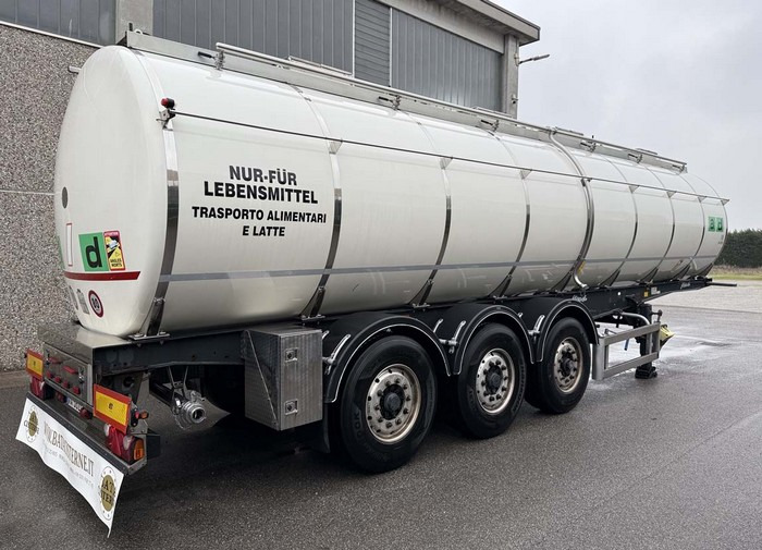 BATA CISTERNA ALIMENTARE SANTI-MENCI ANNO 05-2010 - Semiremorcă cisternă: Foto 4 BATA CISTERNA ALIMENTARE SANTI-MENCI ANNO 05-2010 - Semiremorcă cisternă: Foto 4