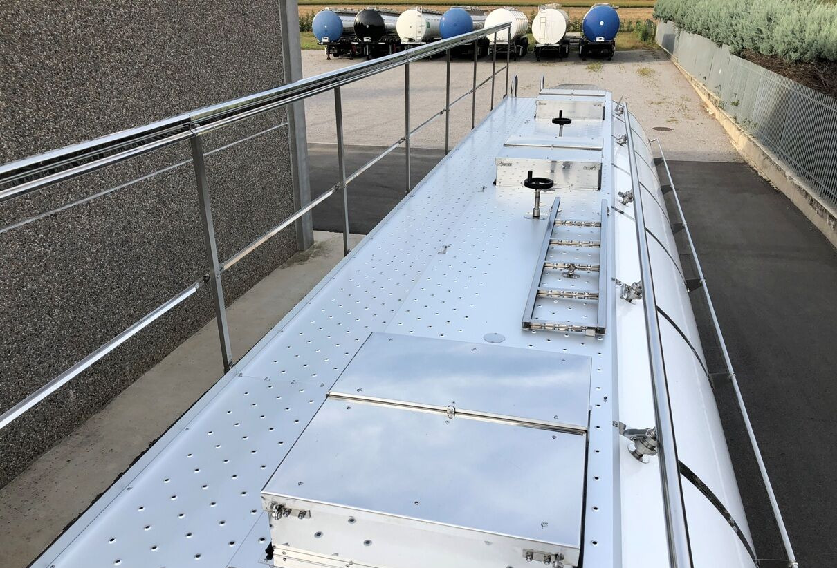 Bata CISTERNA MODELLO STANDARD NUOVA - Semiremorcă cisternă: Foto 5 Bata CISTERNA MODELLO STANDARD NUOVA - Semiremorcă cisternă: Foto 5