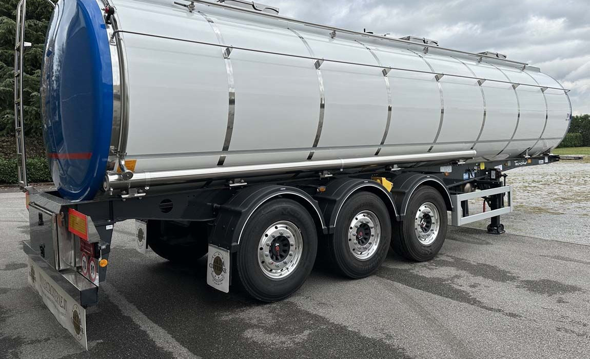 Bata CISTERNA SUPER LIGHT NUOVA - Semiremorcă cisternă: Foto 4 Bata CISTERNA SUPER LIGHT NUOVA - Semiremorcă cisternă: Foto 4