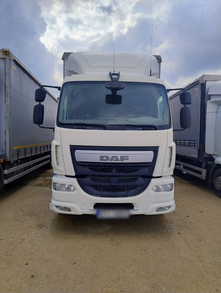 DAF LF 250 / Curtainsider 18 EPAL / sleeping cab - Camion cu prelată: Foto 2 DAF LF 250 / Curtainsider 18 EPAL / sleeping cab - Camion cu prelată: Foto 2