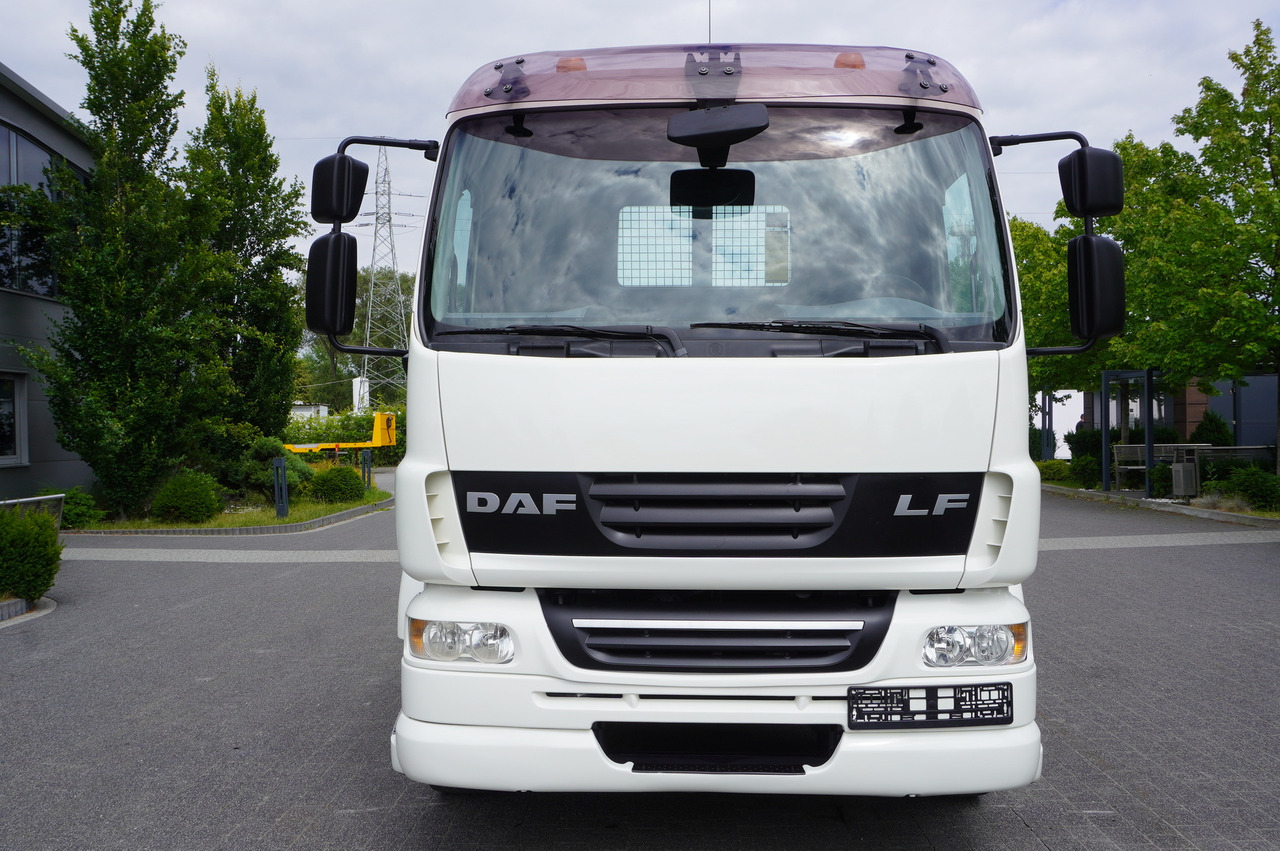 DAF LF 55.220 Skip loader GUIMA PALFINGER M14T - Camion container de gunoi: Foto 2 DAF LF 55.220 Skip loader GUIMA PALFINGER M14T - Camion container de gunoi: Foto 2