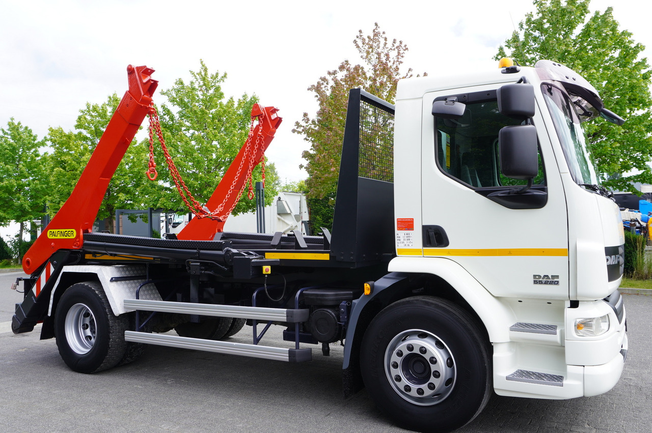 DAF LF 55.220 Skip loader GUIMA PALFINGER M14T - Camion container de gunoi: Foto 3 DAF LF 55.220 Skip loader GUIMA PALFINGER M14T - Camion container de gunoi: Foto 3
