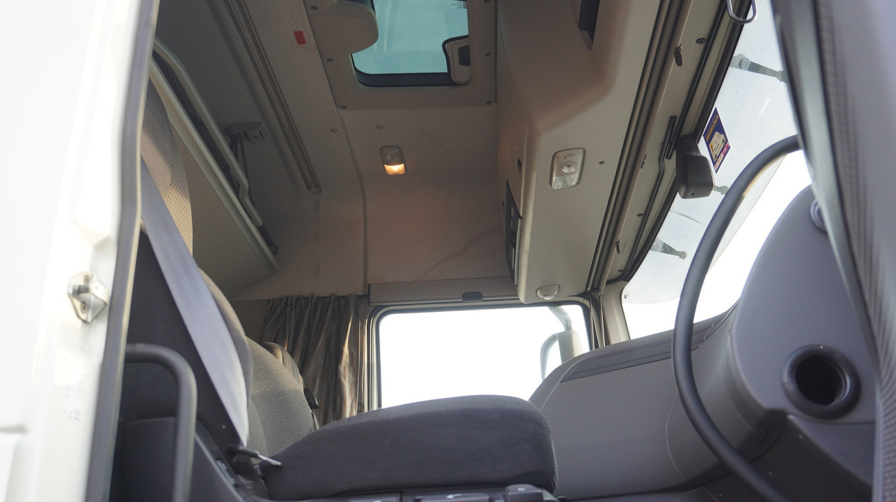 Camion furgon DAF XF 410 EURO 6 /410 HP / 20 EPAL / Dhollandia lift 1500 kg: Foto 27