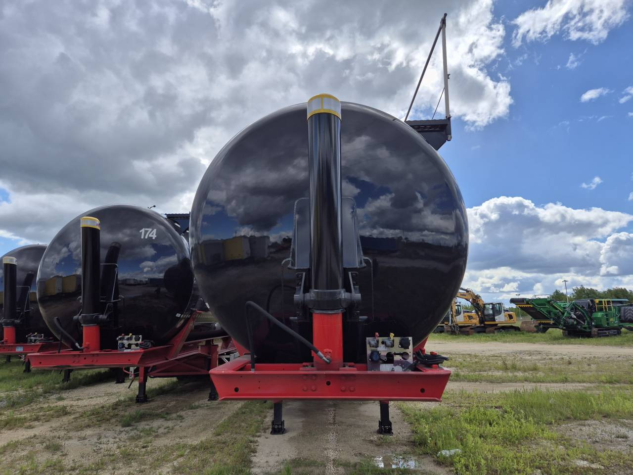 FELDBINDER KIP 66.3 Silo tank / 66 m3 / 2022 / 10 units - Semiremorcă siloz: Foto 2 FELDBINDER KIP 66.3 Silo tank / 66 m3 / 2022 / 10 units - Semiremorcă siloz: Foto 2