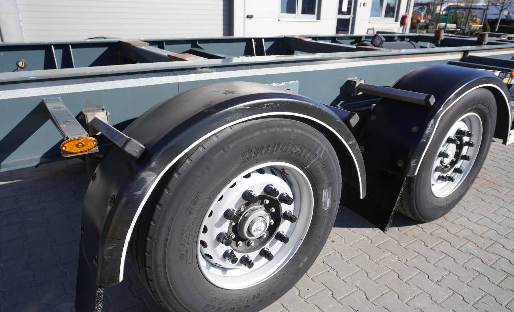 Fruehauf Trailer BDF (NEW) 6,000 km !!! - Remorcă transport containere/ Swap body: Foto 2 Fruehauf Trailer BDF (NEW) 6,000 km !!! - Remorcă transport containere/ Swap body: Foto 2