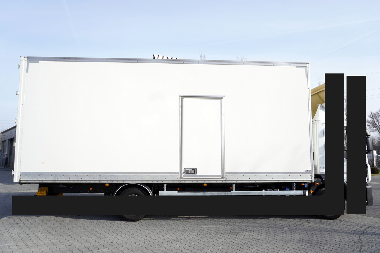 Giraudon 120.190 - Caroserie furgon: Foto 1 Giraudon 120.190 - Caroserie furgon: Foto 1