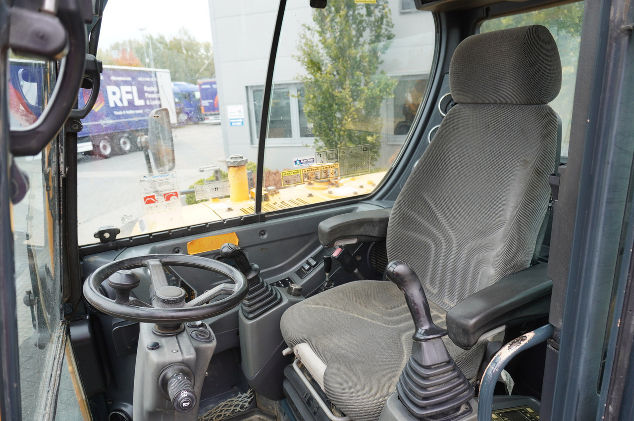 Excavator pe roţi Hyundai Robex 55W-9 Wheeled Excavator 5.5t / 2 units: Foto 12 Excavator pe roţi Hyundai Robex 55W-9 Wheeled Excavator 5.5t / 2 units: Foto 12