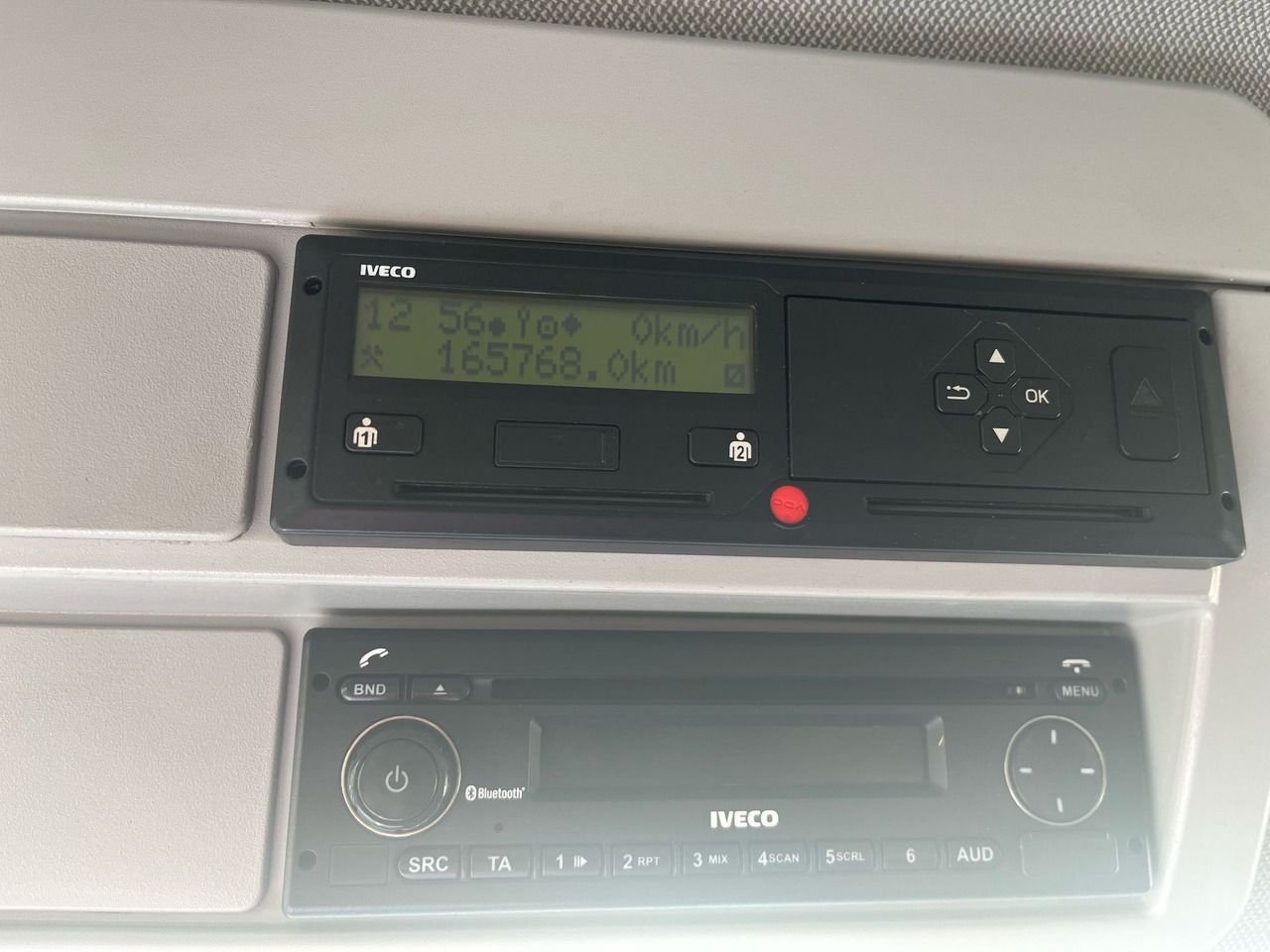 IVECO 120-190 / 160 thousand km !!! / Box 18 EPAL / Dhollandia lift 1500 kg - Camion furgon: Foto 2 IVECO 120-190 / 160 thousand km !!! / Box 18 EPAL / Dhollandia lift 1500 kg - Camion furgon: Foto 2