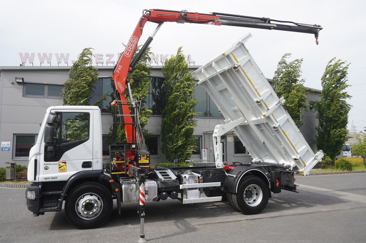 IVECO Eurocargo 160-250 / Fassi F95 crane / 120 tho. km / 3-sided tipper - Camion cu macara: Foto 4 IVECO Eurocargo 160-250 / Fassi F95 crane / 120 tho. km / 3-sided tipper - Camion cu macara: Foto 4