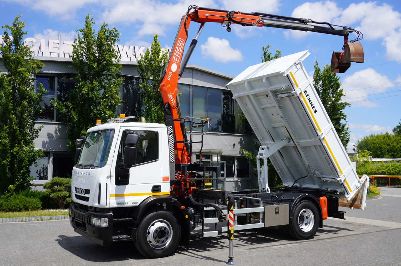 IVECO Eurocargo 160E22 EEV Dump truck / Bortmatic / Crane FASSI F95A.0.22 - Camion cu macara: Foto 1 IVECO Eurocargo 160E22 EEV Dump truck / Bortmatic / Crane FASSI F95A.0.22 - Camion cu macara: Foto 1