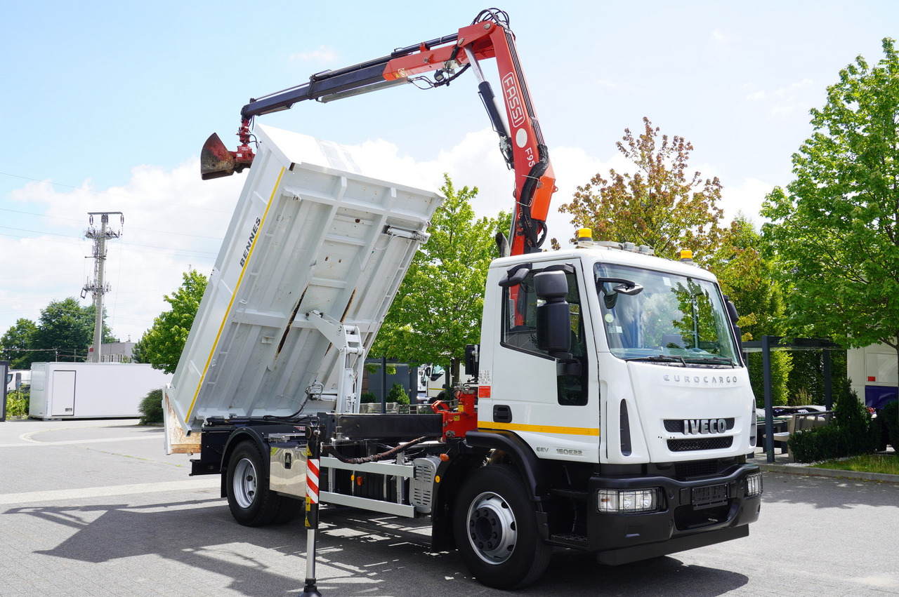 IVECO Eurocargo 160E22 EEV Dump truck / Bortmatic / Crane FASSI F95A.0.22 - Camion cu macara: Foto 3 IVECO Eurocargo 160E22 EEV Dump truck / Bortmatic / Crane FASSI F95A.0.22 - Camion cu macara: Foto 3