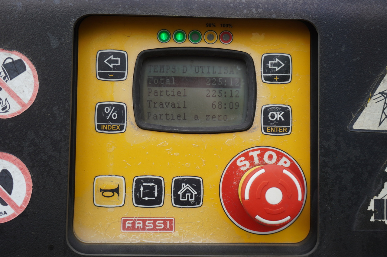 IVECO STRALIS 19.310 E6 / Flatbed 19 EPAL / FASSI F135 / 225 MTH! / 5.7 T - Camion platformă, Camion cu macara: Foto 2 IVECO STRALIS 19.310 E6 / Flatbed 19 EPAL / FASSI F135 / 225 MTH! / 5.7 T - Camion platformă, Camion cu macara: Foto 2