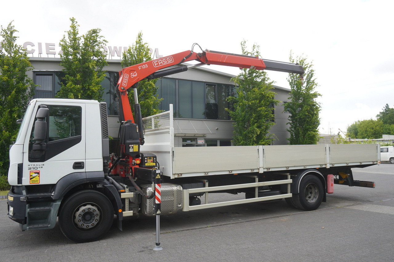 IVECO STRALIS 19.310 E6 / Flatbed 19 EPAL / FASSI F135 / 225 MTH! / 5.7 T - Camion cu macara, Camion cu macara: Foto 4 IVECO STRALIS 19.310 E6 / Flatbed 19 EPAL / FASSI F135 / 225 MTH! / 5.7 T - Camion cu macara, Camion cu macara: Foto 4
